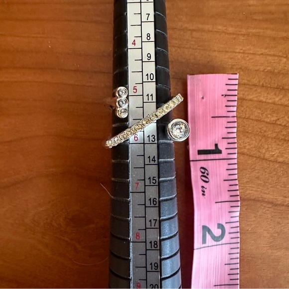 Melissa Lovy silver tone ring with faux stones. Well maintained. Size 6. - Picture 5 of 7